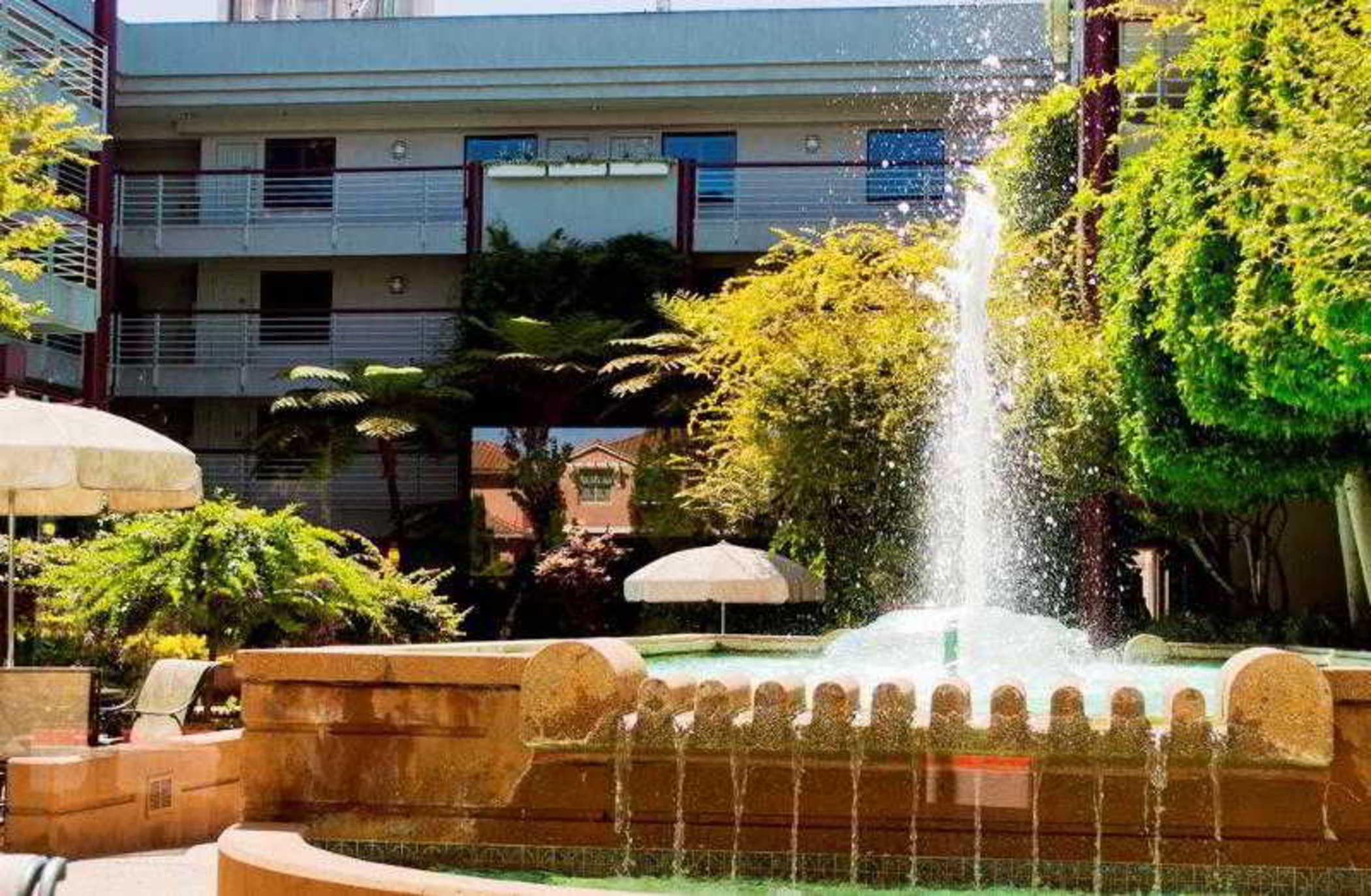 Cupertino Hotel 4*