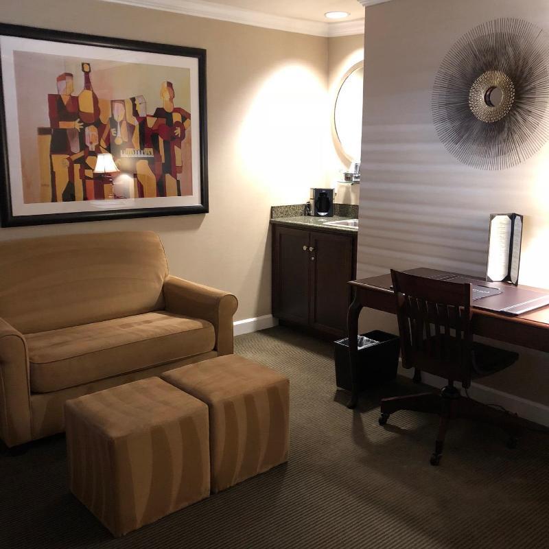 Cupertino Hotel 4*